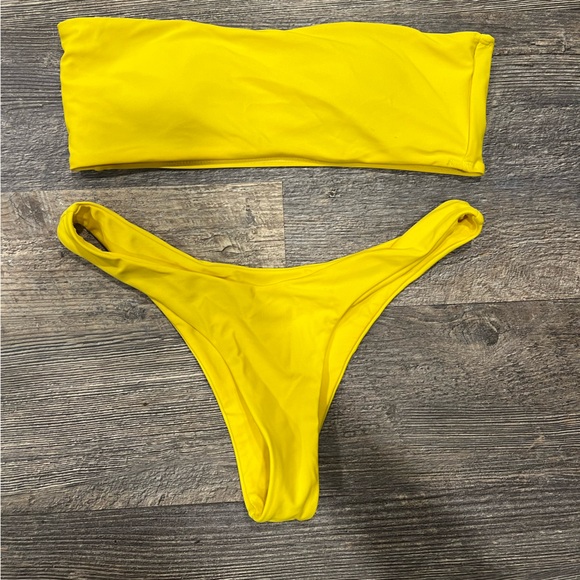 Women’s Bandeau Swimsuit Set - Picture 1 of 4